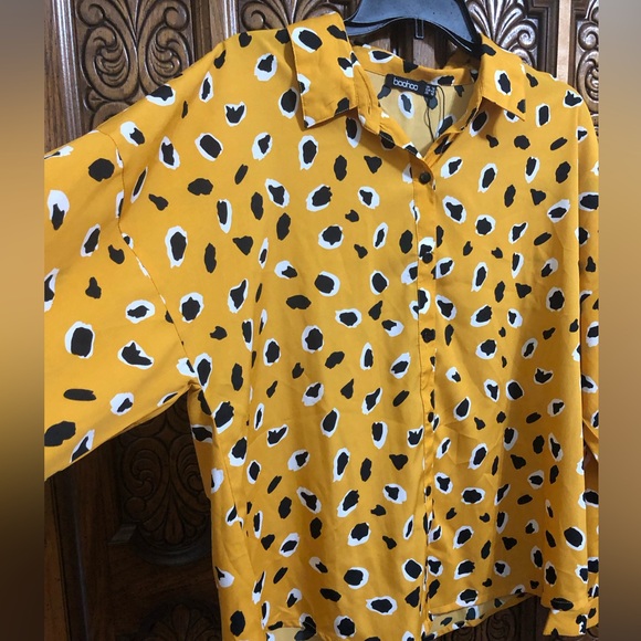 Woman’s boohoo Top - Picture 7 of 14